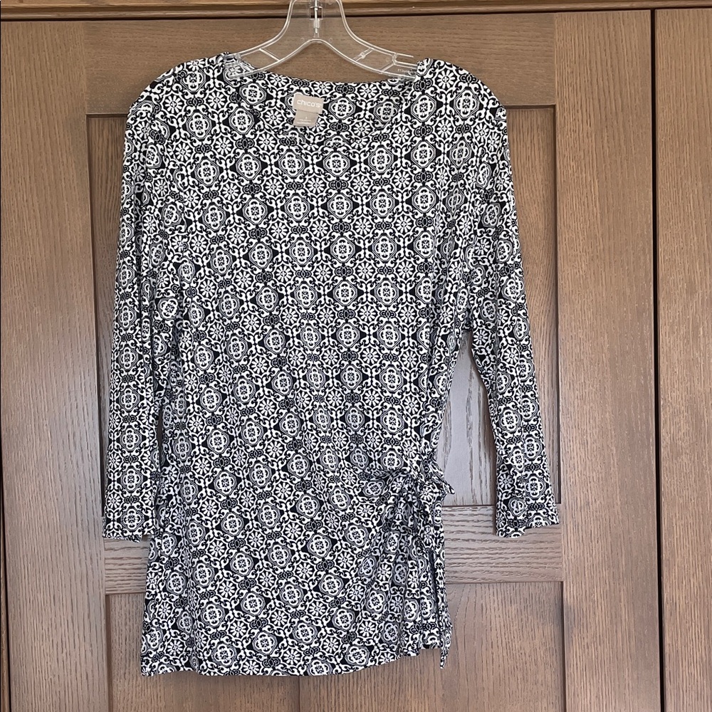 Chico's Black and White Geometric Print Top